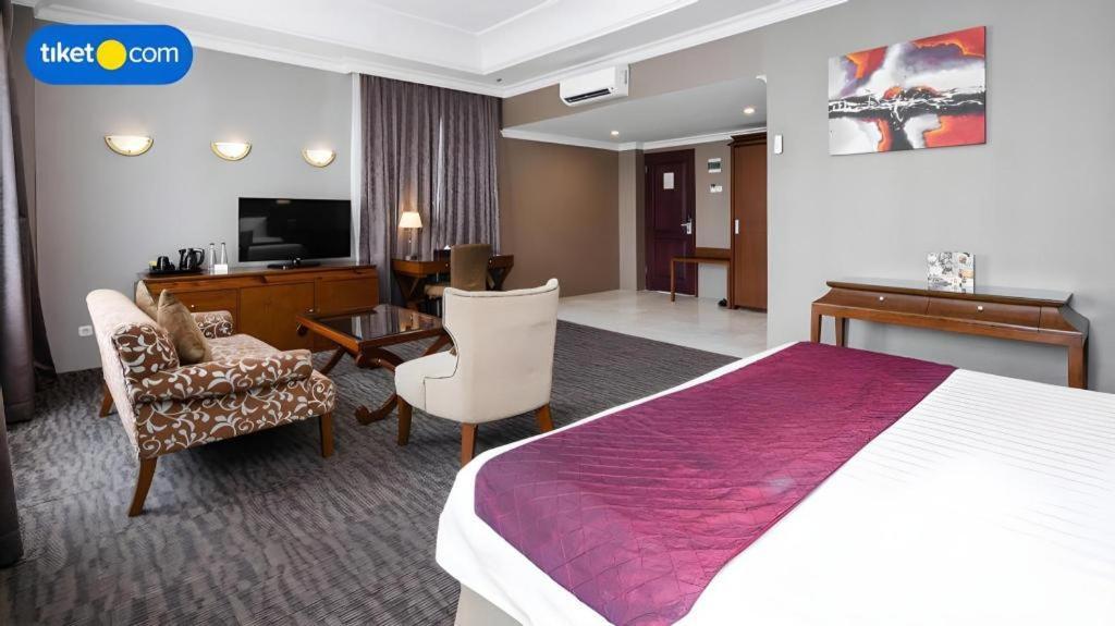 The Mirah Hotel Bogor Exterior photo