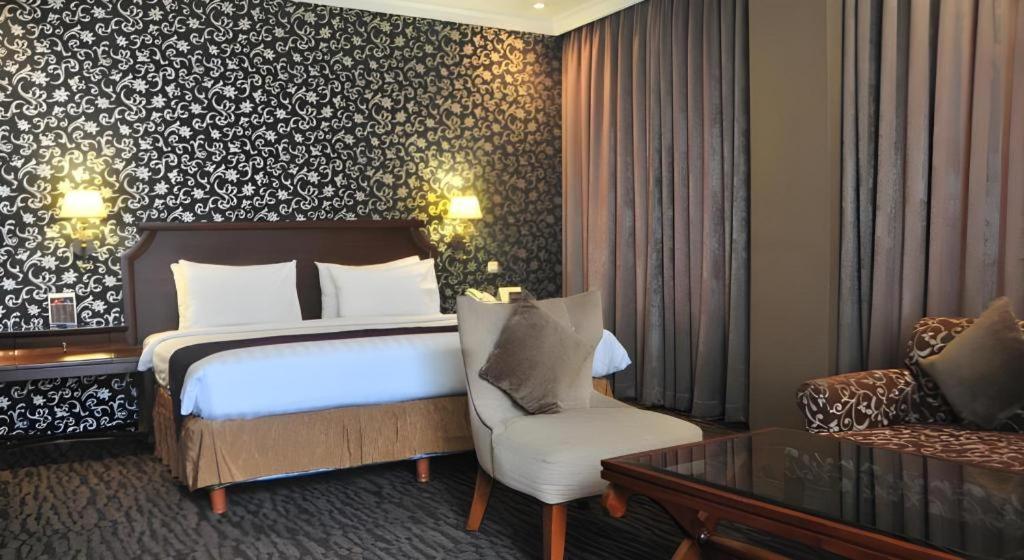 The Mirah Hotel Bogor Exterior photo