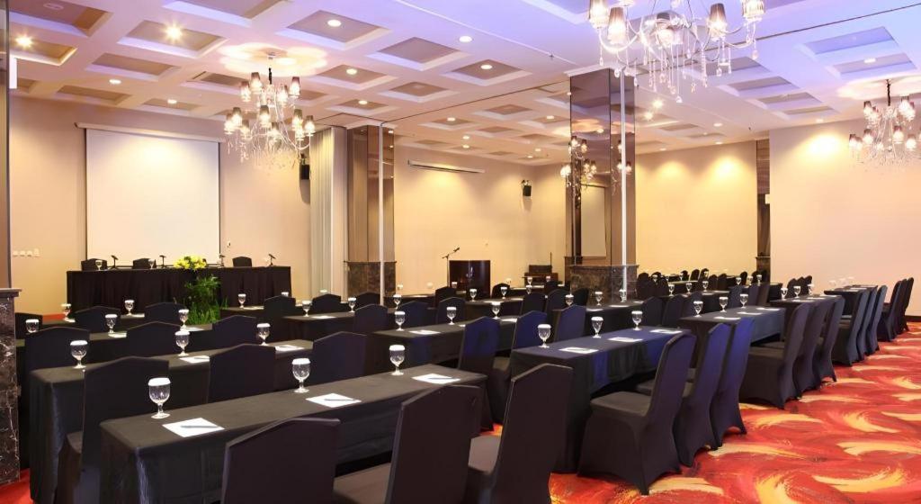 The Mirah Hotel Bogor Exterior photo