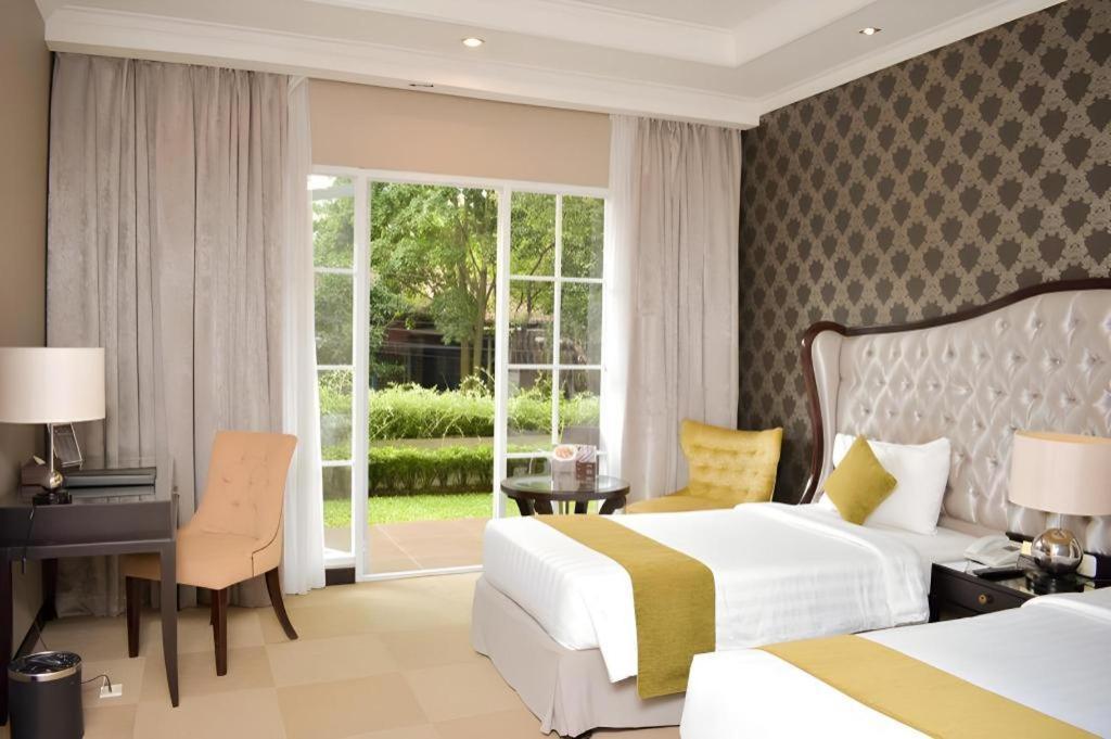 The Mirah Hotel Bogor Exterior photo