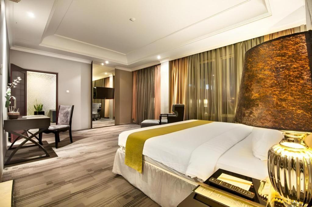 The Mirah Hotel Bogor Exterior photo